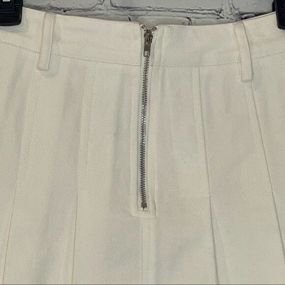 Le Lis Pleated Denim Mini Skirt - Picture 5 of 8